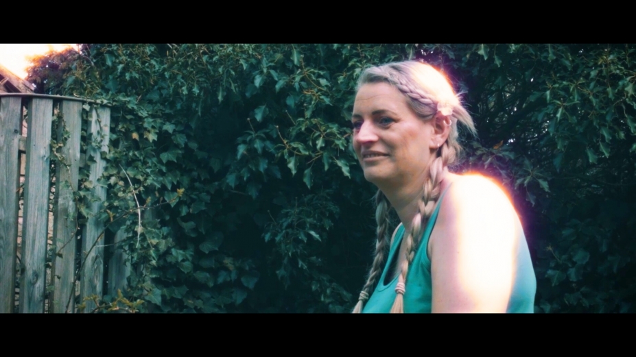 《月的黑暗面》游戏截图