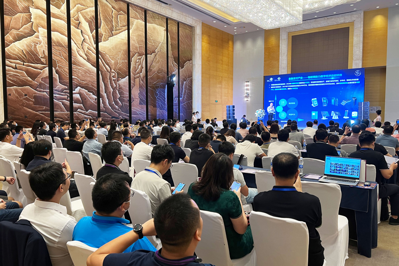 以“数智金融·展芯赋能”为主题的紫光展锐2022金融支付生态论坛