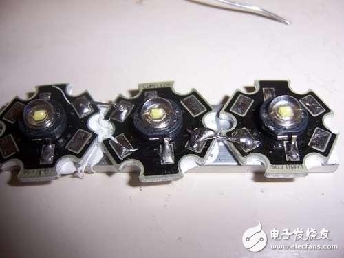 牛人教你制造超大号“卖萌”LED灯