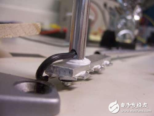 牛人教你制造超大号“卖萌”LED灯