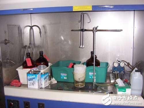 牛人教你制造超大号“卖萌”LED灯