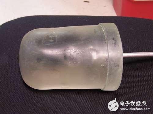 牛人教你制造超大号“卖萌”LED灯