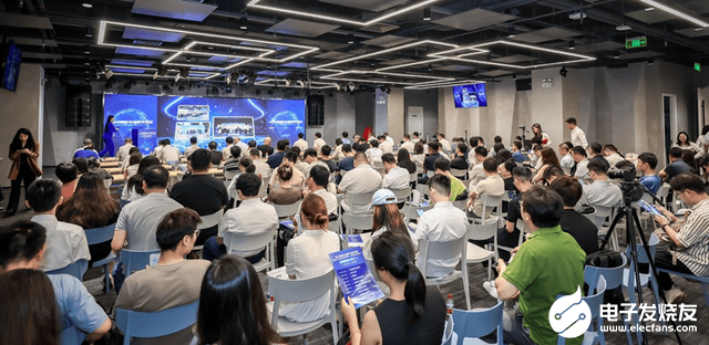 2faefa658c164c38978ab81c7160b740~tplv-tt-shrink:640:0.image?lk3s=06827d14&traceid=20250625141852ED08B2DCDC1D93D0B0F9&x-expires=2147483647&x-signature=9%2BWv4ccADNHwNmDQ6GXRsE8ooh0%3D