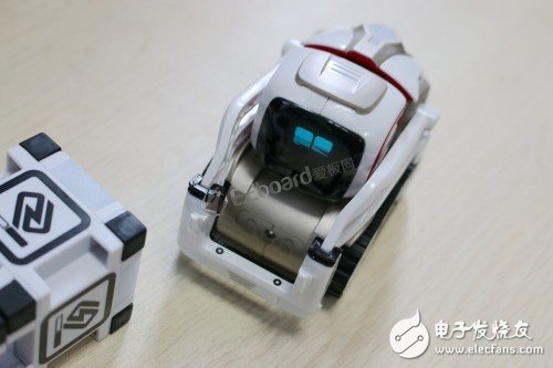 机器人“Cozmo”怎么样看看就知道