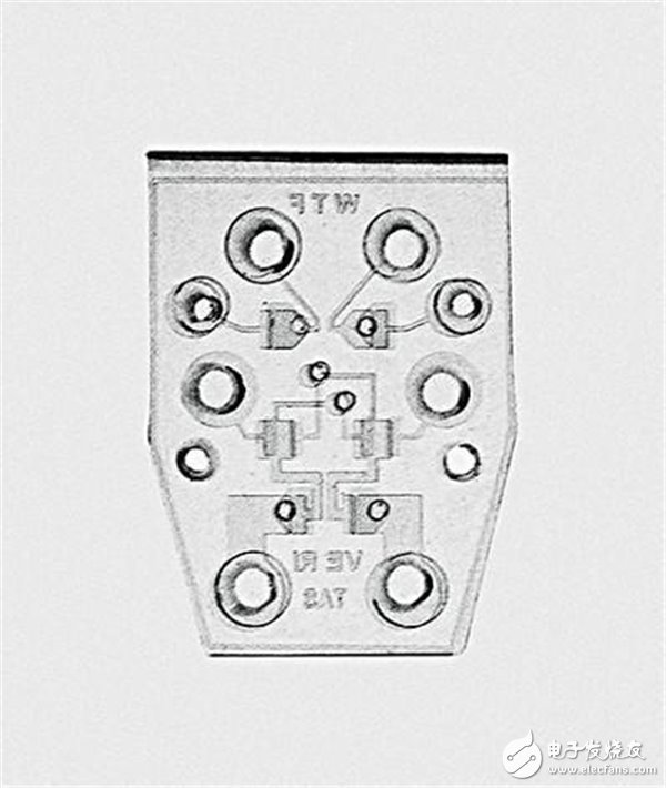 哈佛研究世界第一个全软体机器人：宛如章鱼