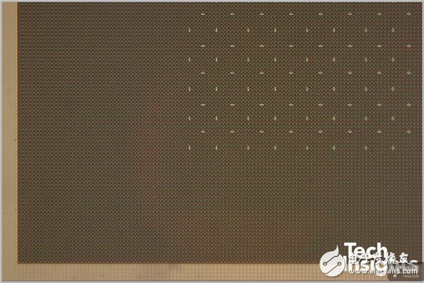 苹果iPhone8 Plus专业拆解报告：X光照深入IC细节