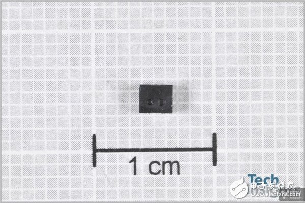 苹果iPhone8 Plus专业拆解报告：X光照深入IC细节