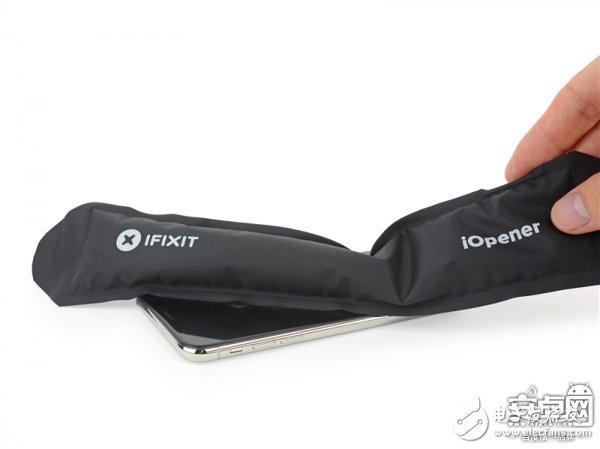 iPhone X最专业深度拆解!惊现神秘芯片