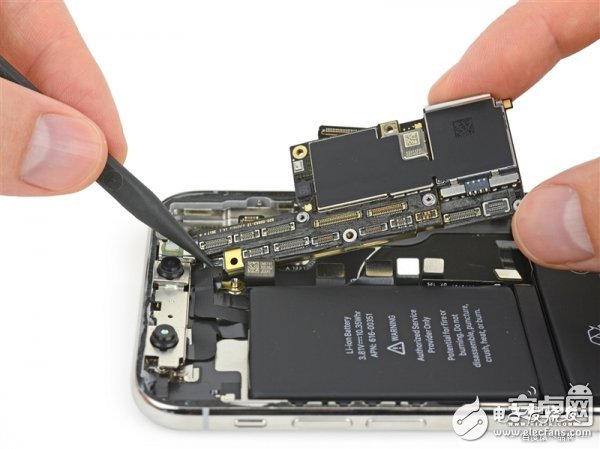 iPhone X最专业深度拆解!惊现神秘芯片