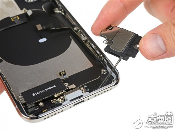 iPhone X最专业深度拆解!惊现神秘芯片