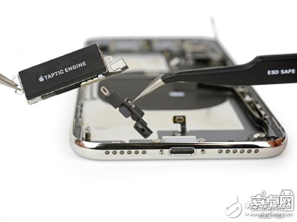 iPhone X最专业深度拆解!惊现神秘芯片