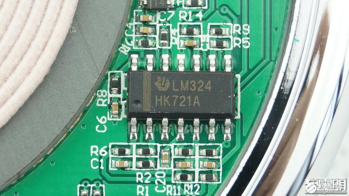 充电器里的白富美–Yoobao羽博无线充电器DX拆解