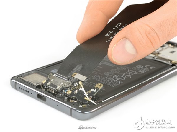 iFixit拆解华为Mate 10 Pro：国产旗舰内涵丰富