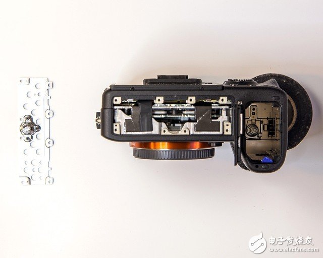 索尼A7RIII工艺到底如何 有人拆解给你看