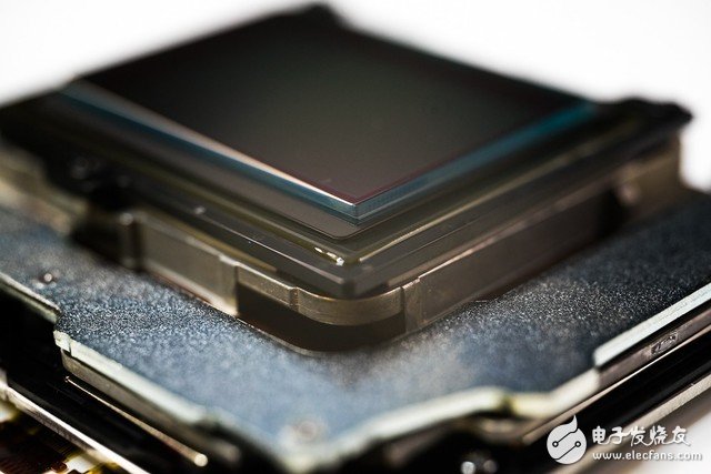 索尼A7RIII工艺到底如何 有人拆解给你看