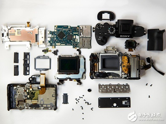 索尼A7RIII工艺到底如何 有人拆解给你看
