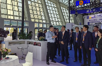 新乡市领导一行到力安科技展位参观指导