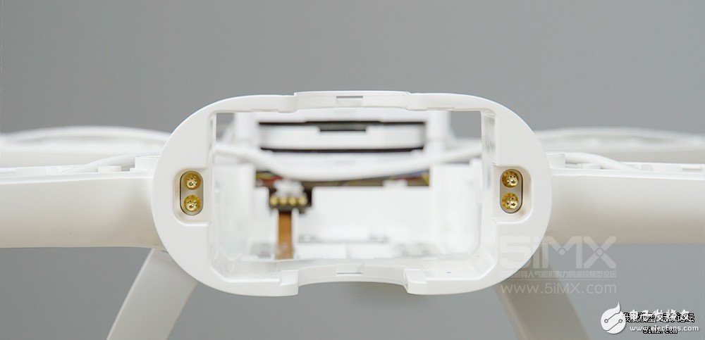 小米无人机对比精灵3s拆解 大疆“门徒”表现如何？
