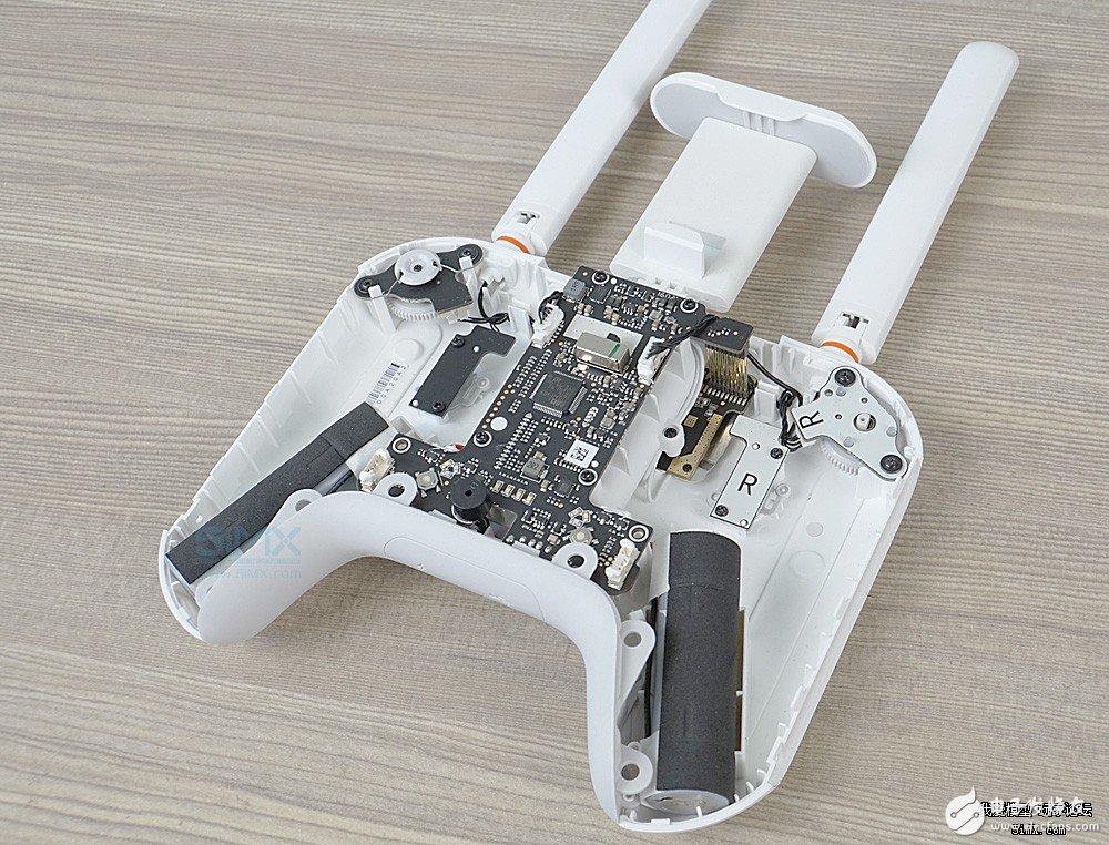 小米无人机对比精灵3s拆解