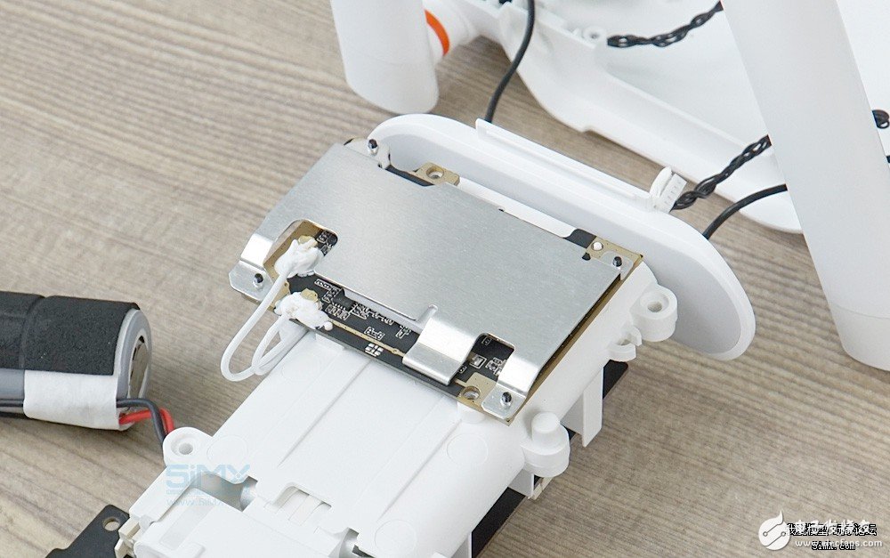 小米无人机对比精灵3s拆解