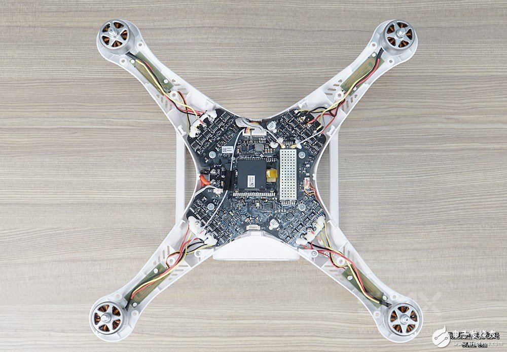 小米无人机对比精灵3s拆解