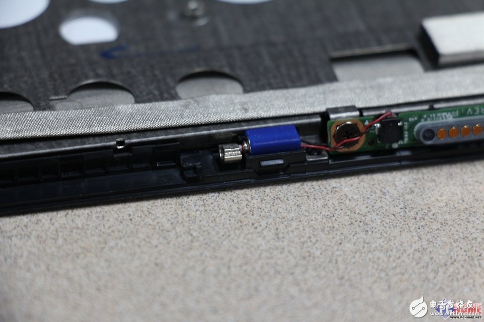 做工精致易修理 联想Miix 2 10寸拆解