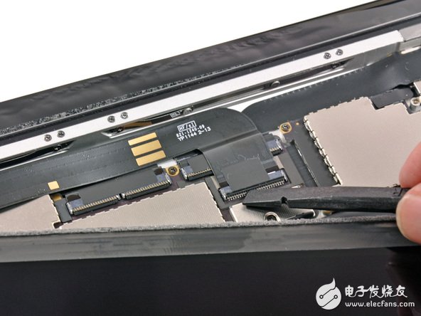 最新iPad 3拆解图 电池体积增大70%