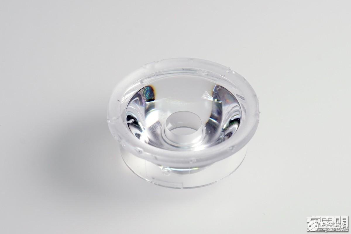 小米随身手电筒LPB01ZM试射拆解