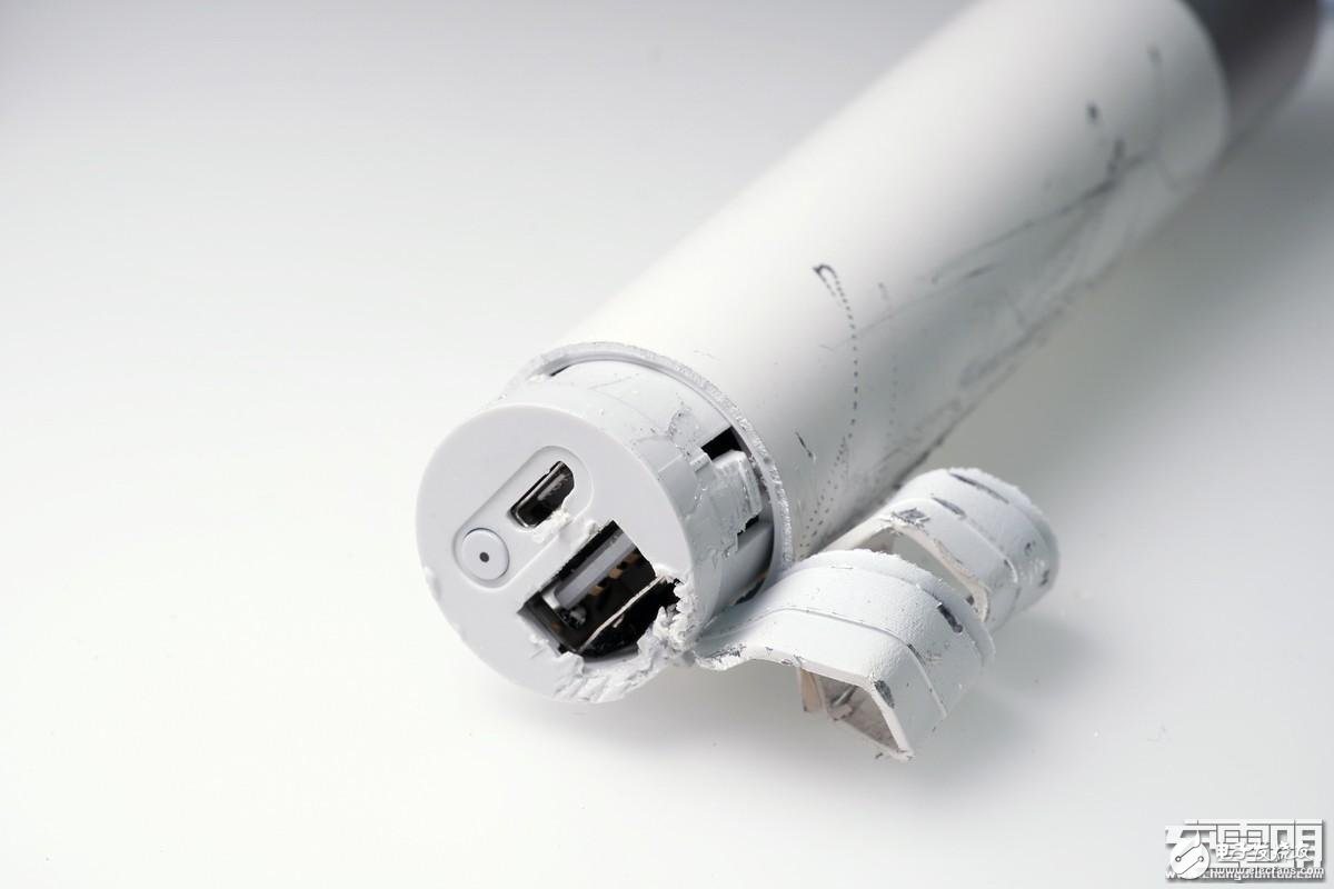 小米随身手电筒LPB01ZM试射拆解