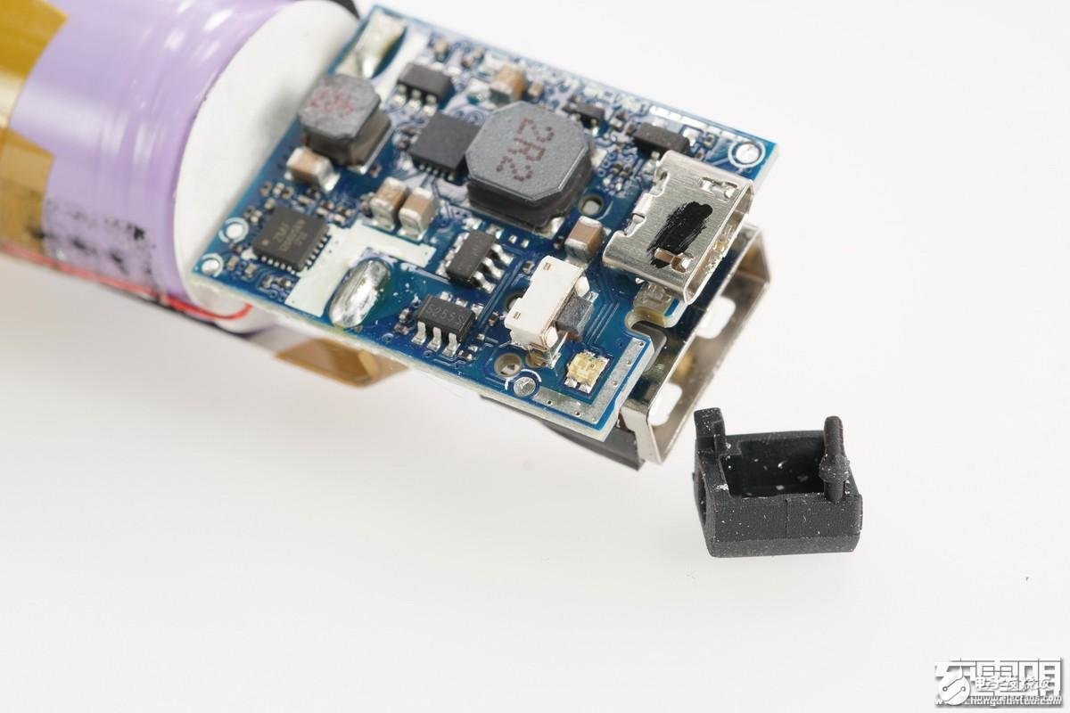 小米随身手电筒LPB01ZM试射拆解