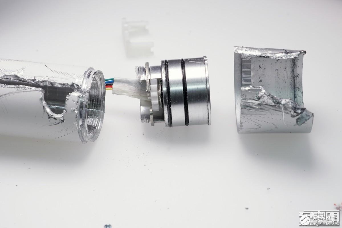 小米随身手电筒LPB01ZM试射拆解