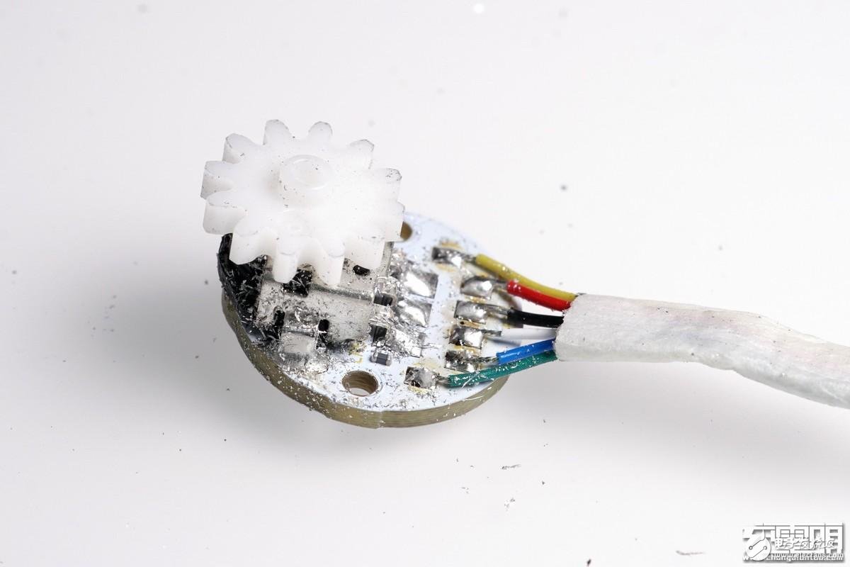 小米随身手电筒LPB01ZM试射拆解