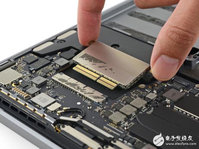 苹果新Macbook Pro13寸拆解：集成度创新高度 搭配史上最好音质