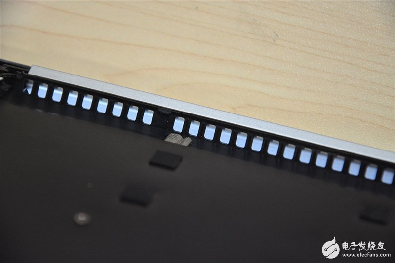 小米笔记本拆解图赏：中端性价比机型的良心选择