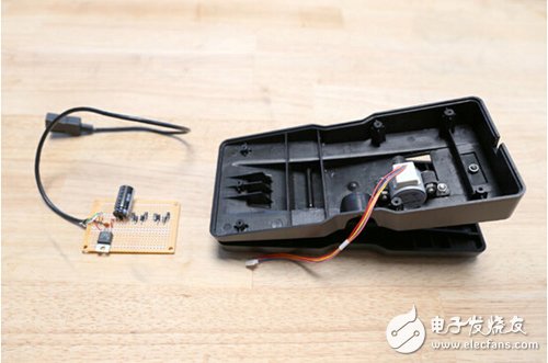 脚踏七彩“翔”云？看清楚，那可是充电器！