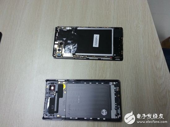 狂魔拆机：四款新智能手机内部结构曝光!