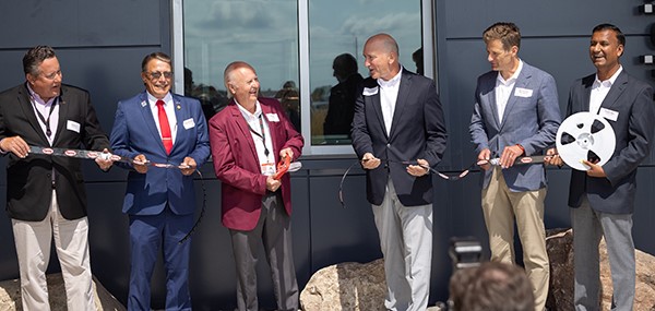 Digi-Key Celebrates Ribbon Cutting of Product Distribution Center Expansion